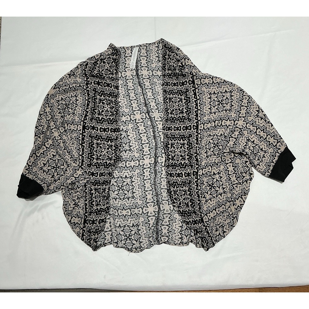 Aeropostale Shawl Shrug Womens M/L Tan Black Aztec Boho Layering